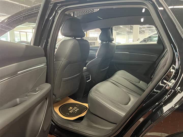 Фото 12 - XPeng Mona M03