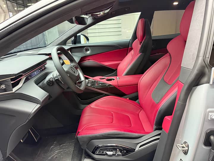 Фото 6 - Lotus Eletre