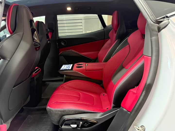 Фото 7 - Lotus Eletre