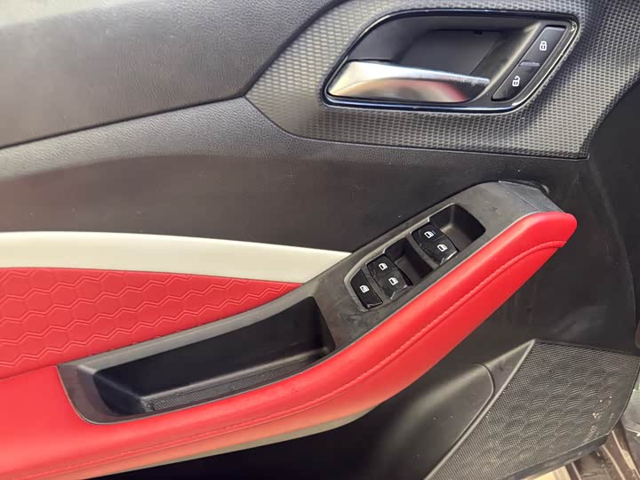 Фото 12 - MG Motor 5