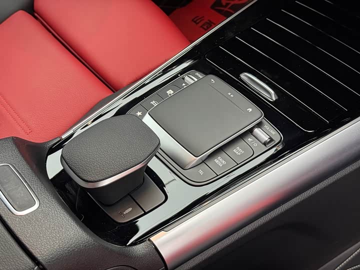 Фото 13 - Mercedes-Benz GLA-Class AMG