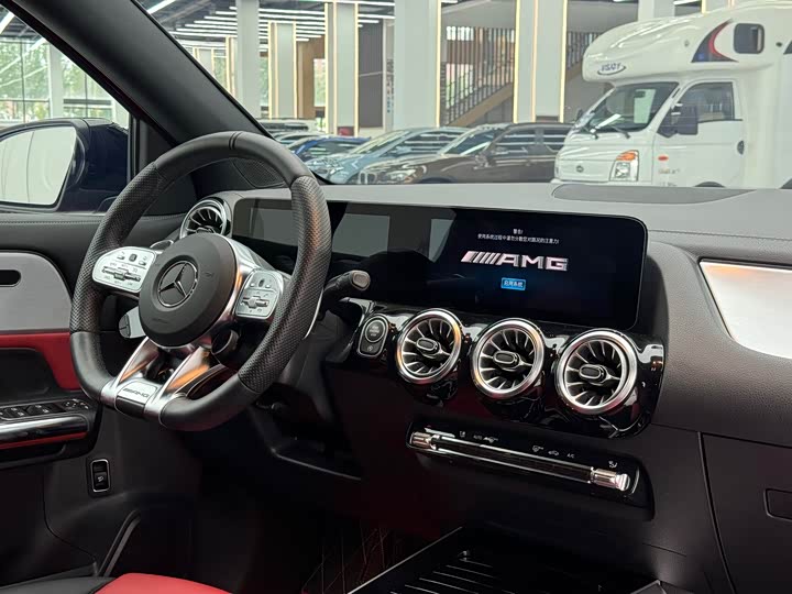 Фото 14 - Mercedes-Benz GLA-Class AMG