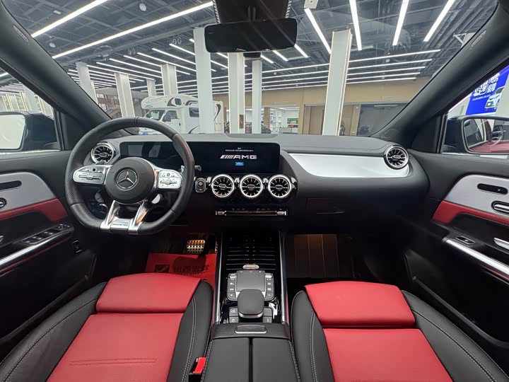 Фото 15 - Mercedes-Benz GLA-Class AMG