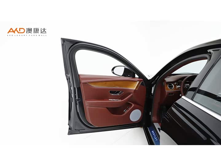 Фото 10 - Bentley Flying Spur