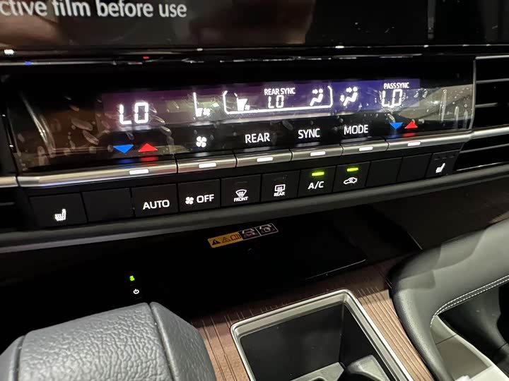 Фото 10 - Toyota Granvia