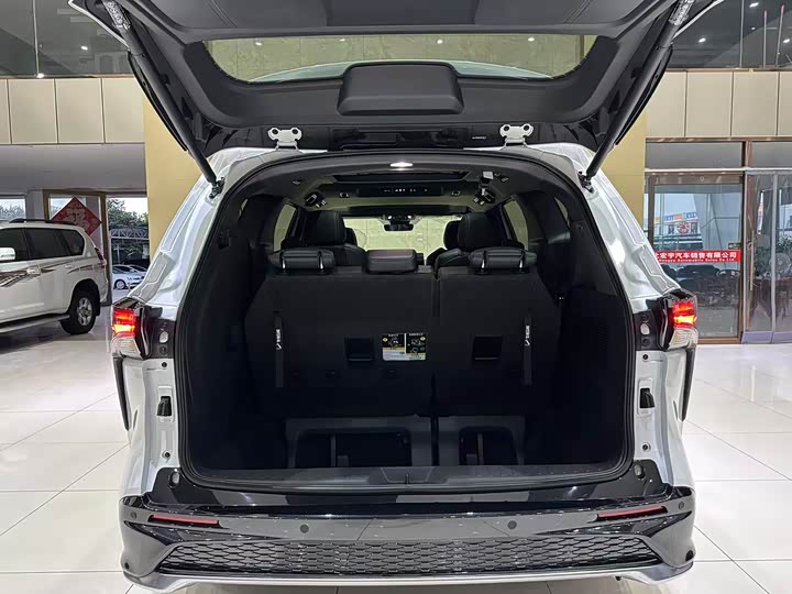 Фото 20 - Toyota Granvia