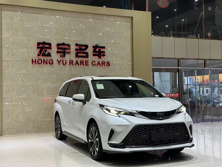 Фото 3 - Toyota Granvia