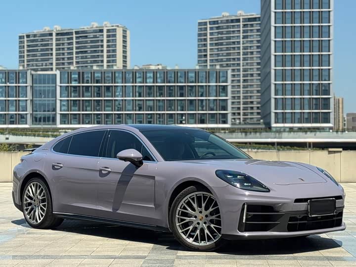 Фото 3 - Porsche Panamera