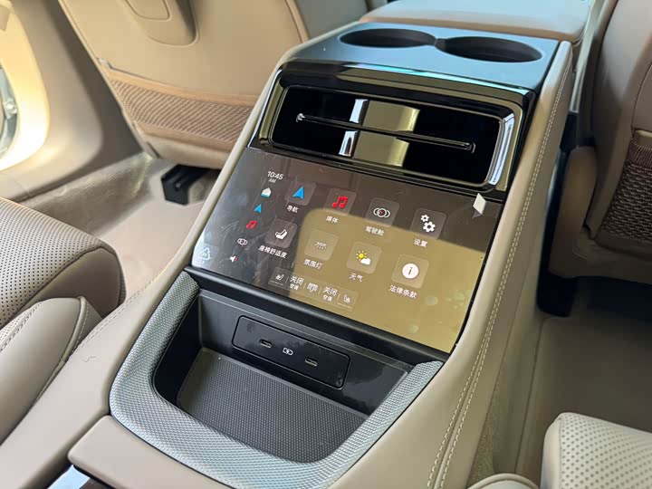 Фото 9 - Porsche Panamera