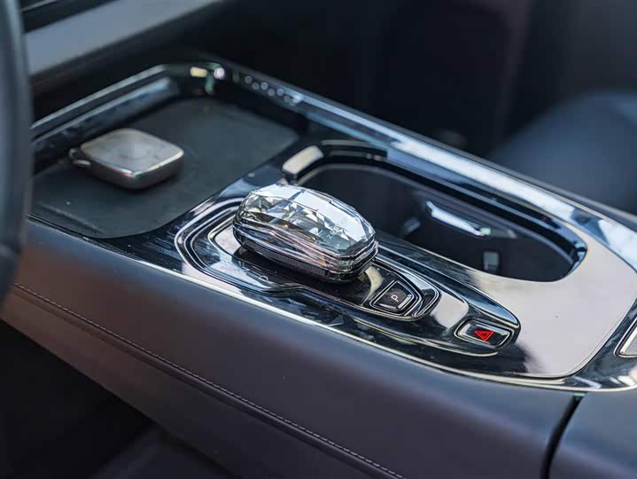 Фото 10 - Zeekr 009