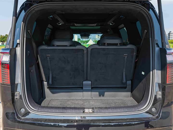 Фото 19 - Zeekr 009