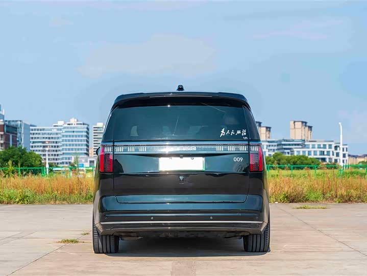 Фото 5 - Zeekr 009