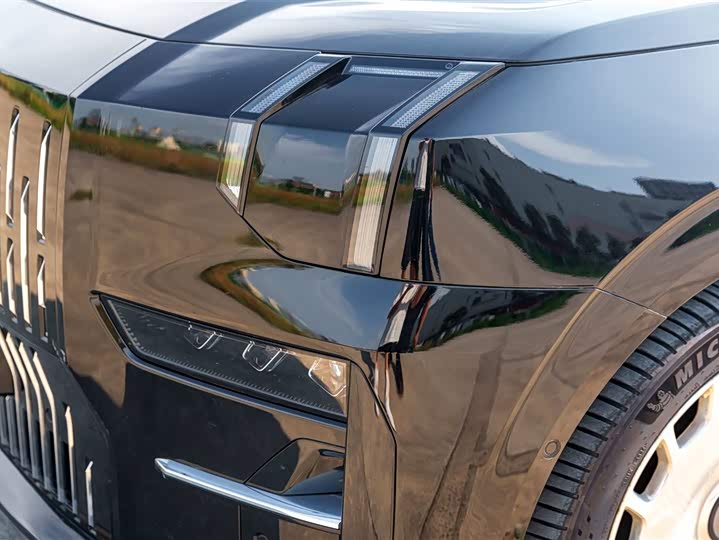 Фото 8 - Zeekr 009