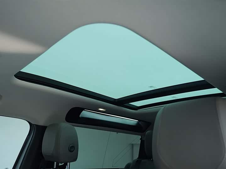 Фото 10 - Land Rover Defender