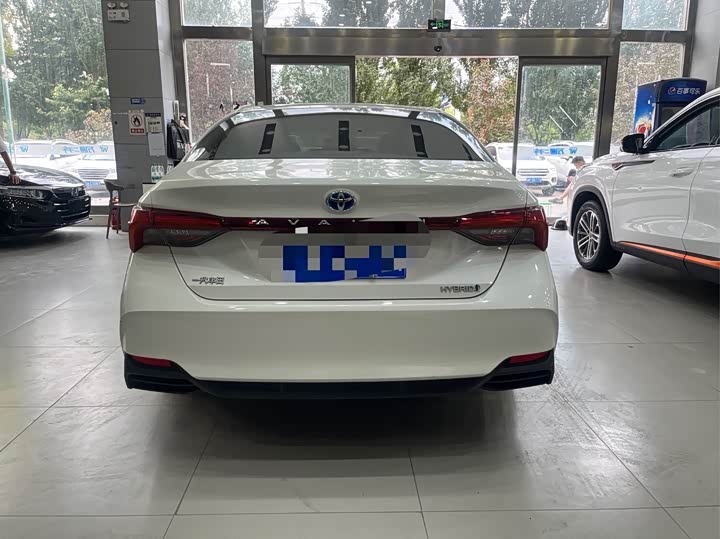 Фото 5 - Toyota Avalon