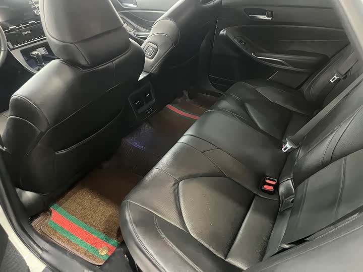 Фото 6 - Toyota Avalon