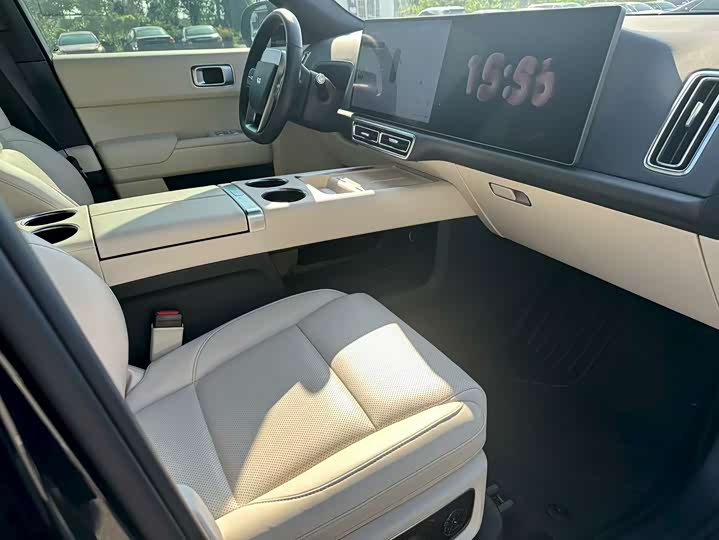 Фото 7 - LiXiang L8