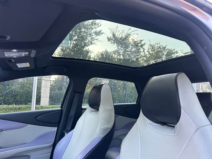 Фото 10 - BYD Dolphin