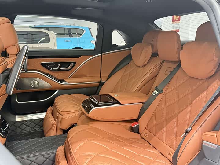 Фото 10 - Mercedes-Benz Maybach S-Class