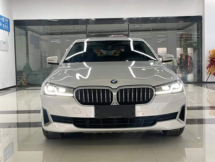 Фото 3 - BMW 5 Series