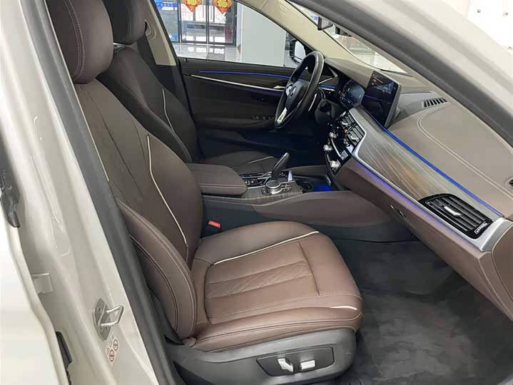 Фото 8 - BMW 5 Series