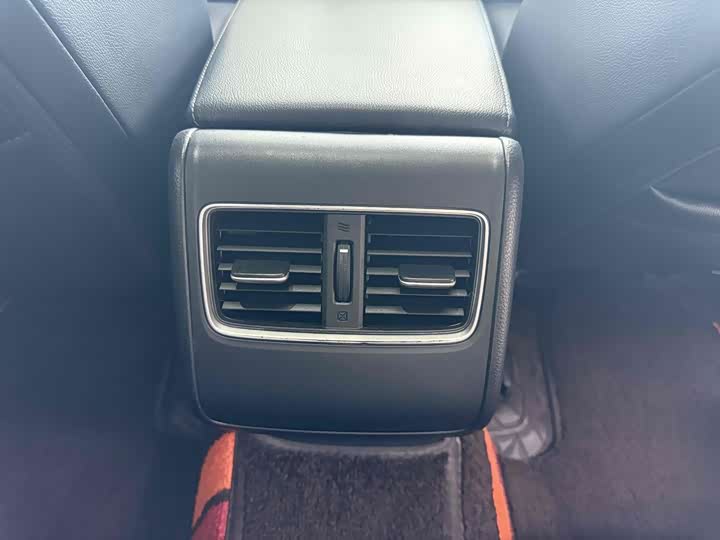 Фото 14 - Honda Accord