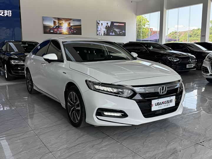 Фото 3 - Honda Accord