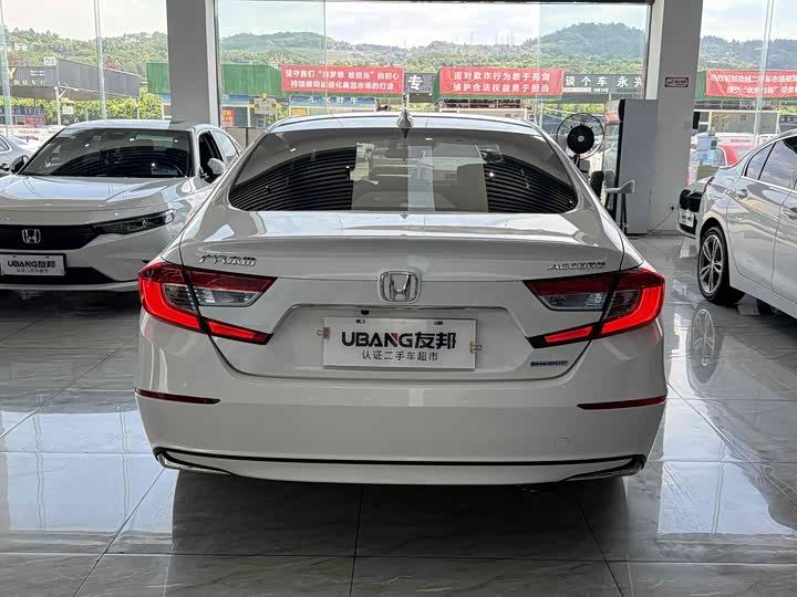 Фото 5 - Honda Accord