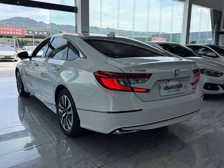 Фото 6 - Honda Accord