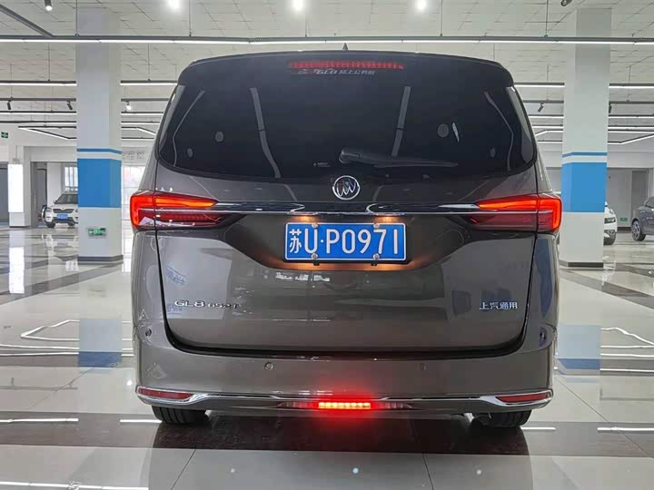 Фото 6 - Buick GL8 ES