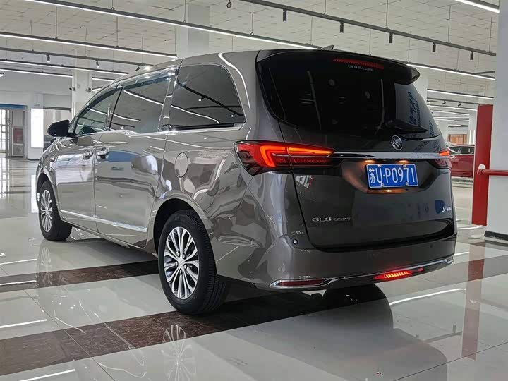 Фото 7 - Buick GL8 ES