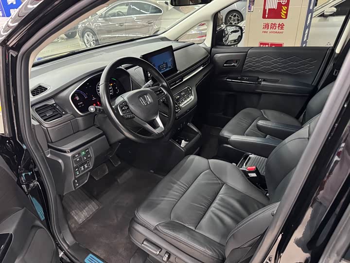 Фото 4 - Honda Elysion