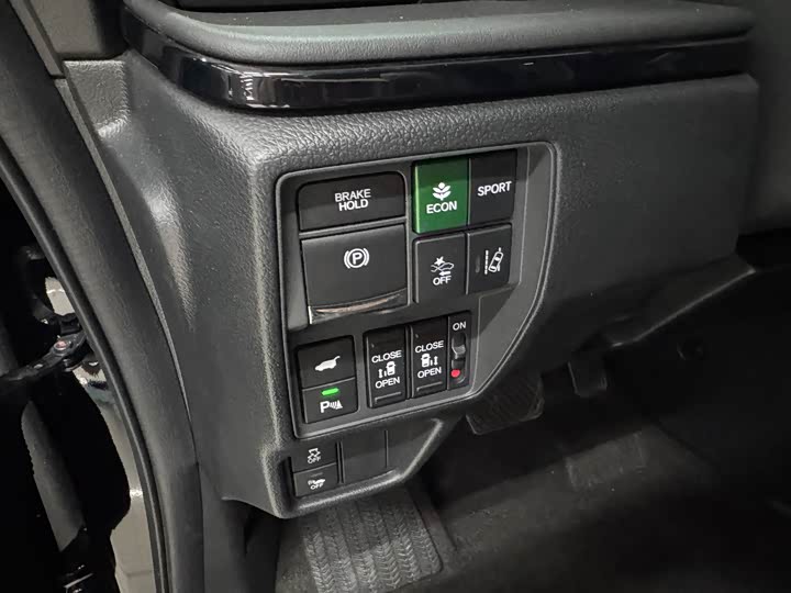 Фото 5 - Honda Elysion