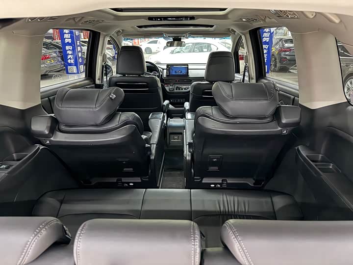 Фото 8 - Honda Elysion