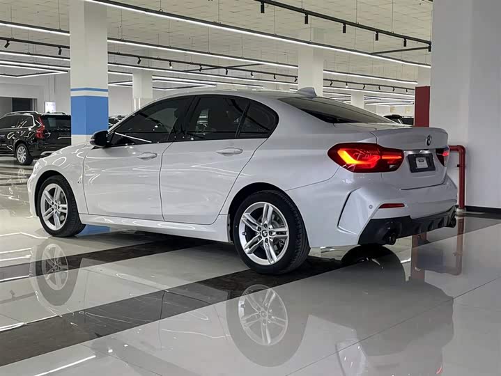 Фото 5 - BMW 1 Series