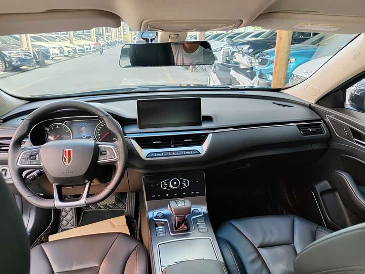 Фото 10 - Hongqi H5