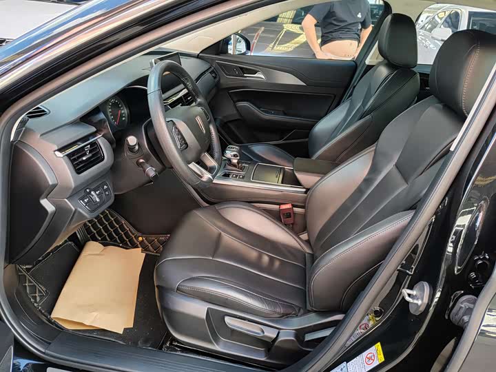 Фото 7 - Hongqi H5