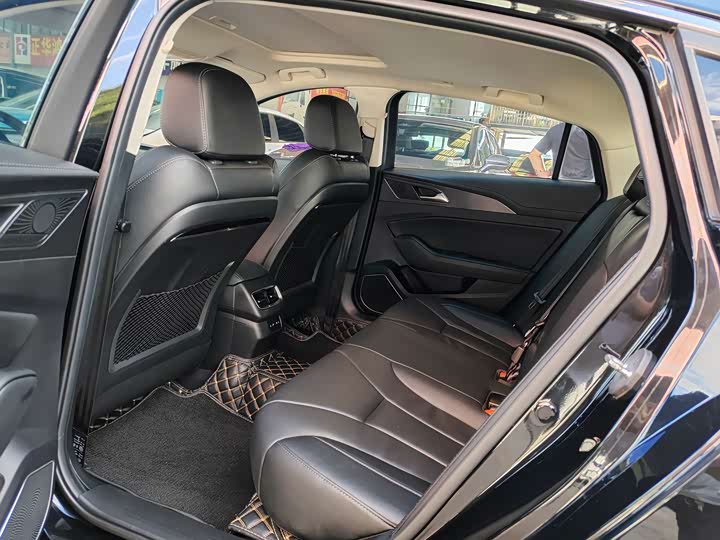 Фото 9 - Hongqi H5