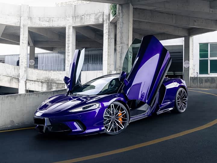 Фото 2 - McLaren GT