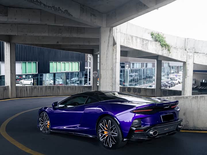 Фото 4 - McLaren GT