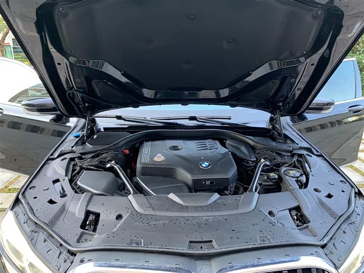 Фото 16 - BMW 7 Series