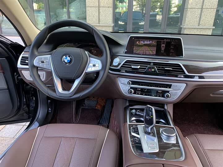 Фото 20 - BMW 7 Series