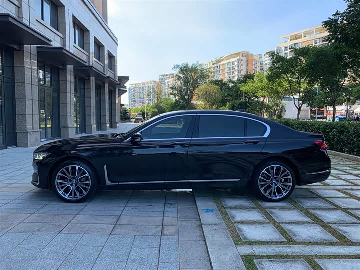 Фото 7 - BMW 7 Series