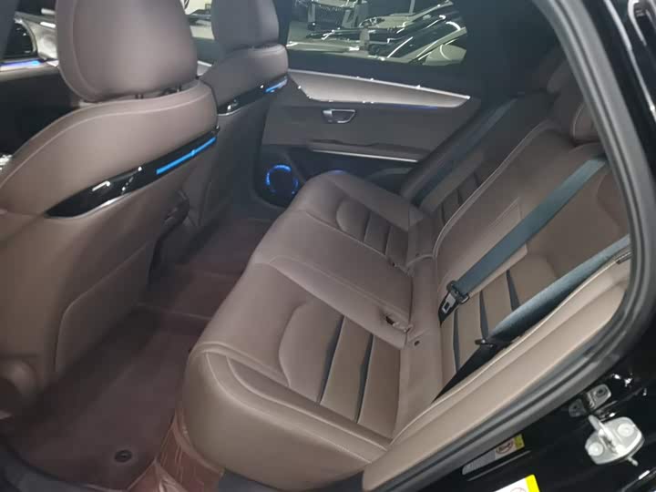 Фото 17 - BYD Han