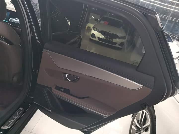 Фото 27 - BYD Han