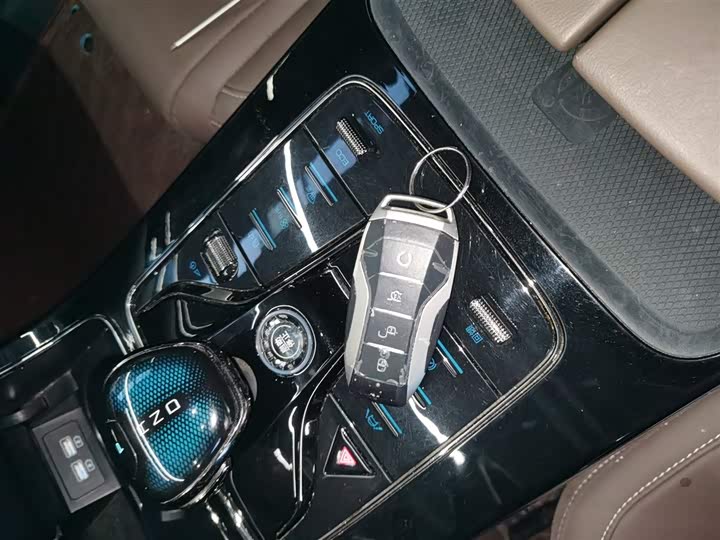 Фото 9 - BYD Han