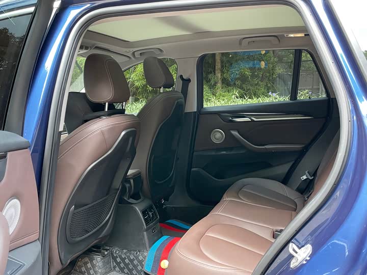 Фото 10 - BMW X1