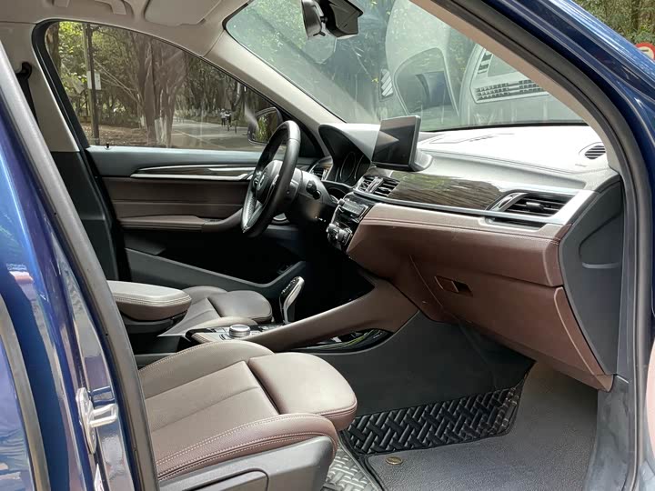 Фото 11 - BMW X1