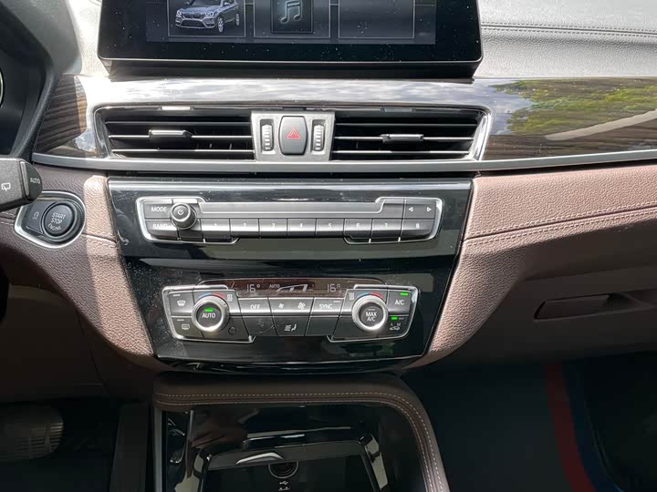 Фото 15 - BMW X1