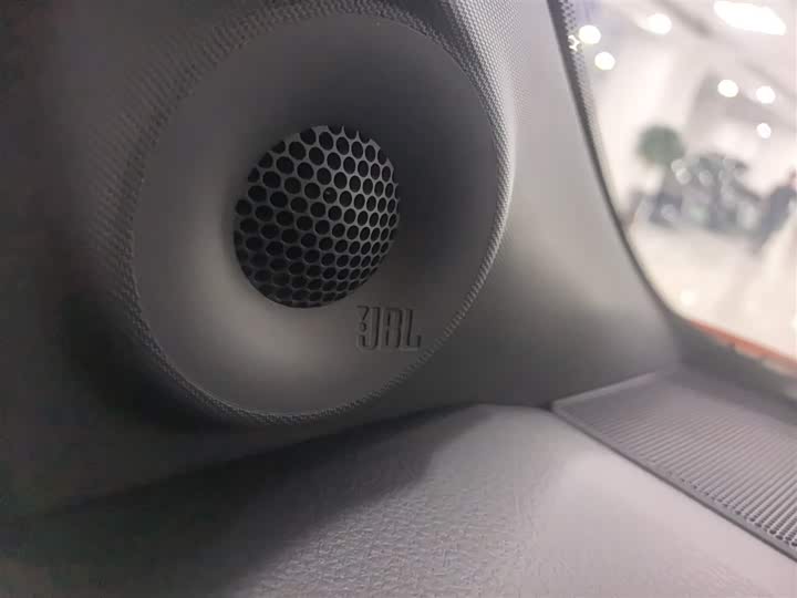 Фото 5 - Toyota Granvia